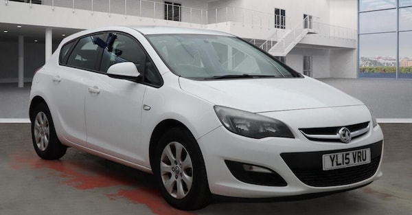 Used Vauxhall Astra 2015 for sale - 76283228: Photo 1