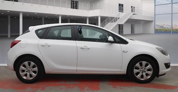 Used Vauxhall Astra 2015 for sale - 76283228: Photo 2