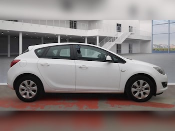 Used Vauxhall Astra 2015 for sale - 76283228: Photo 2
