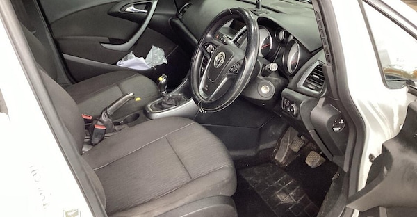 Used Vauxhall Astra 2015 for sale - 76283228: Photo 8