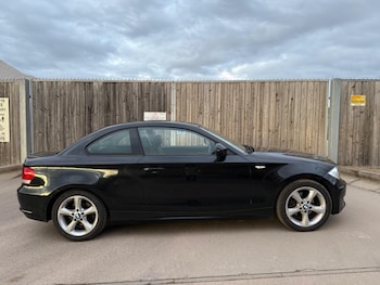 Used BMW 1 Series 2009 for sale - 75741741: Photo