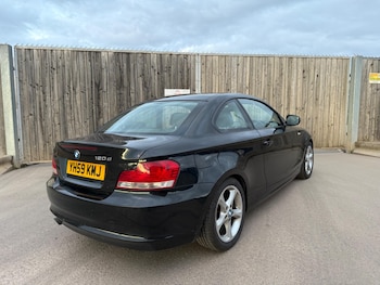 Used BMW 1 Series 2009 for sale - 75741741: Photo