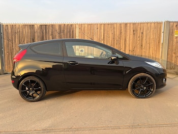 Used Ford Fiesta 2010 for sale - 75589025: Photo