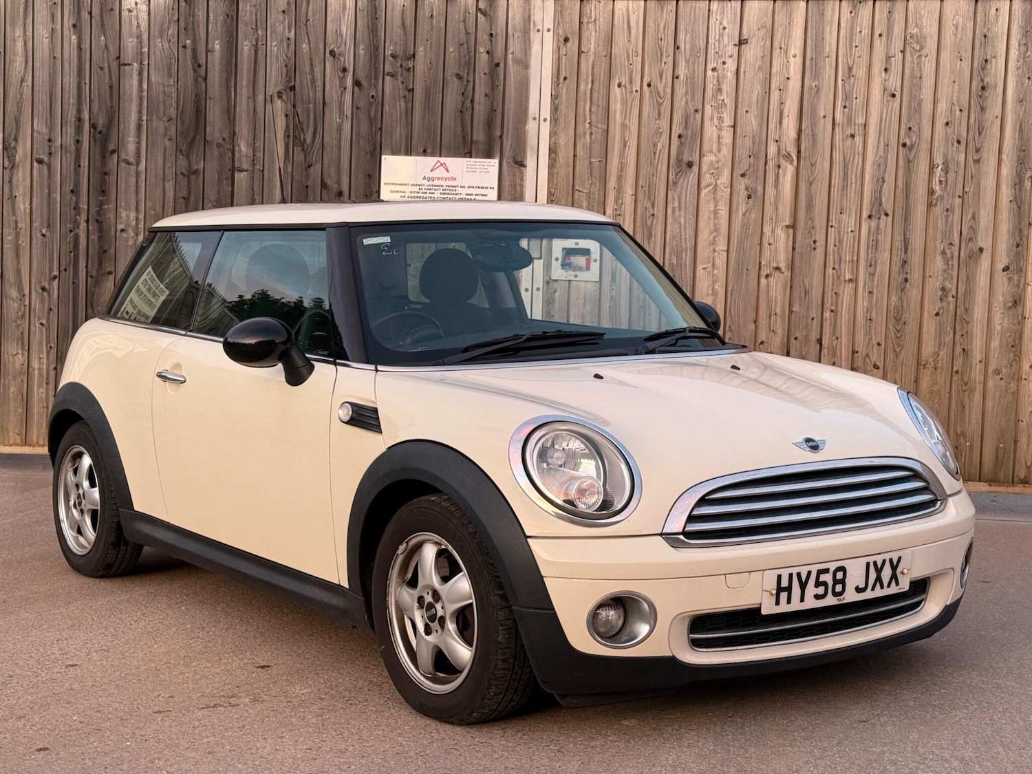 Used MINI Hatch 2008 for sale - 76175125: Photo 2