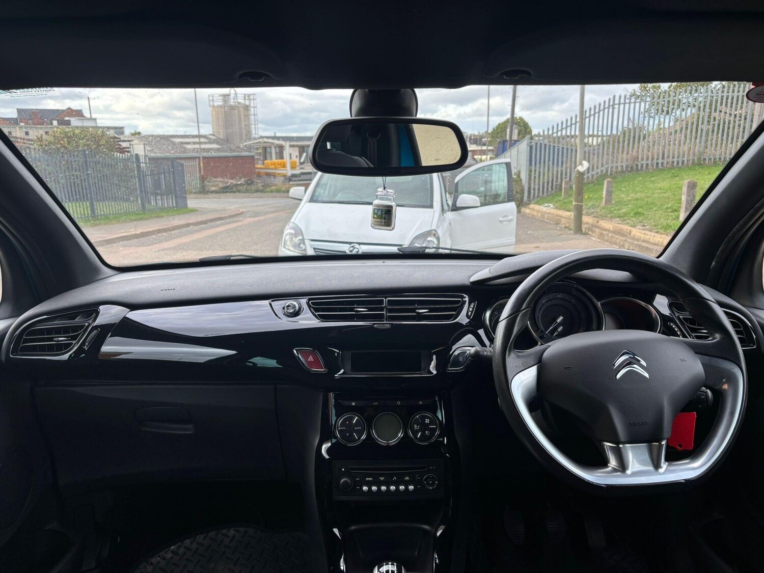 Used Citroen DS3 2012 for sale - 76122118: Photo 12