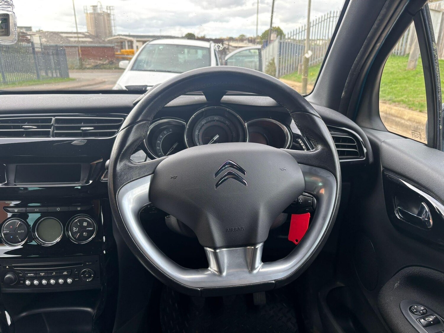 Used Citroen DS3 2012 for sale - 76122118: Photo 13