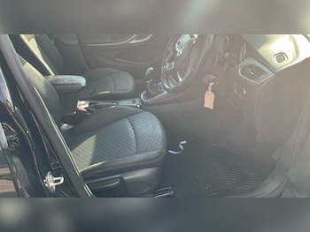Used Vauxhall Astra 2017 for sale - 76282649: Photo