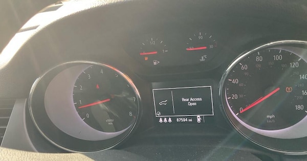 Used Vauxhall Astra 2017 for sale - 76282649: Photo 4