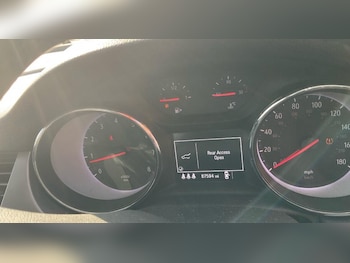 Used Vauxhall Astra 2017 for sale - 76282649: Photo