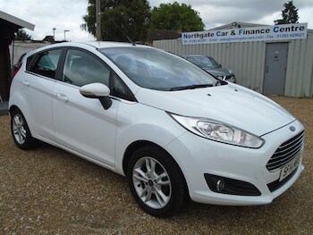 2014 - 1.25 82 Zetec 5dr