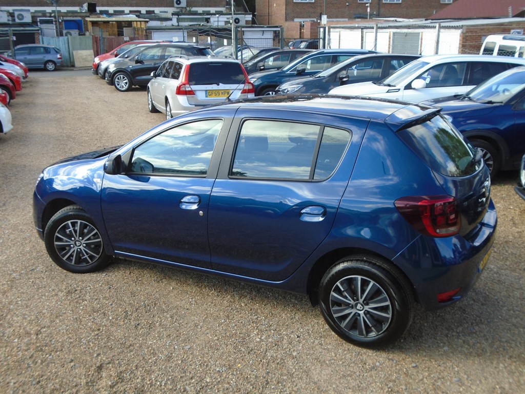 Used Dacia Sandero 2017 for sale - 76131023: Photo 11