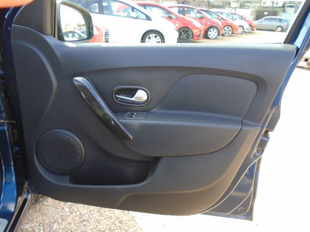 Used Dacia Sandero 2017 for sale - 76131023: Photo 13