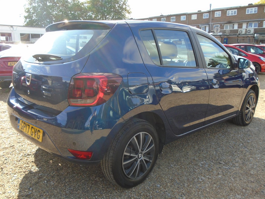 Used Dacia Sandero 2017 for sale - 76131023: Photo 3