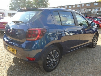 Used Dacia Sandero 2017 for sale - 76131023: Photo 3
