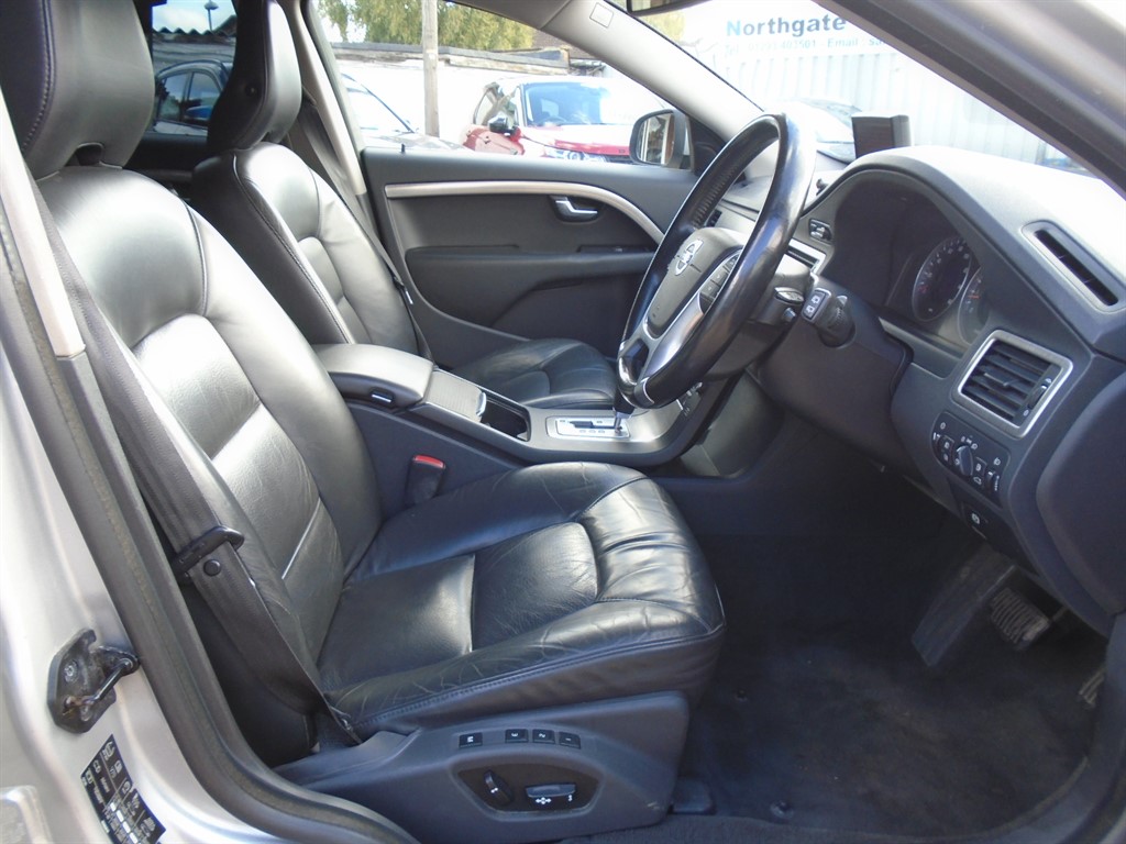 Used Volvo V70 2009 for sale - 76104528: Photo 15
