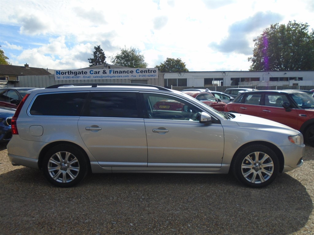 Used Volvo V70 2009 for sale - 76104528: Photo 2