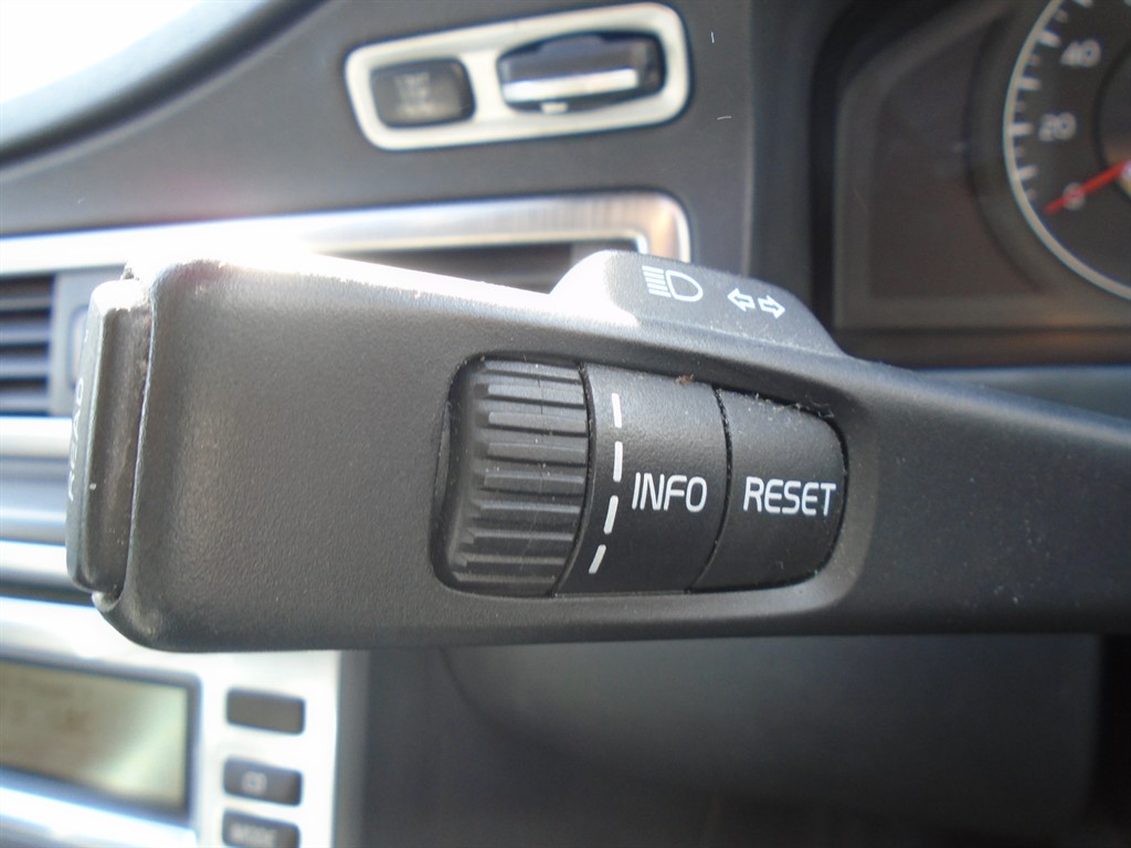 Used Volvo V70 2009 for sale - 76104528: Photo 22