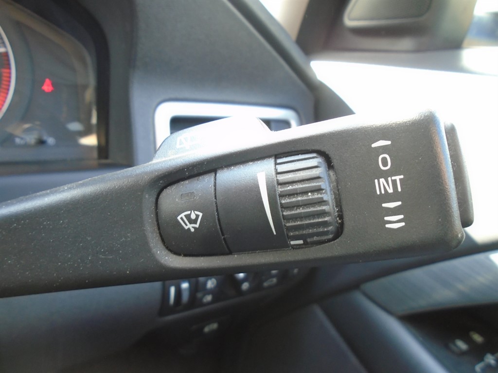 Used Volvo V70 2009 for sale - 76104528: Photo 23