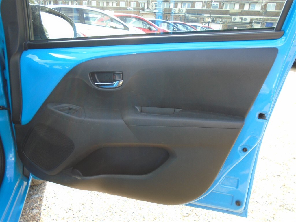 Used Toyota AYGO 2015 for sale - 75972677: Photo 13