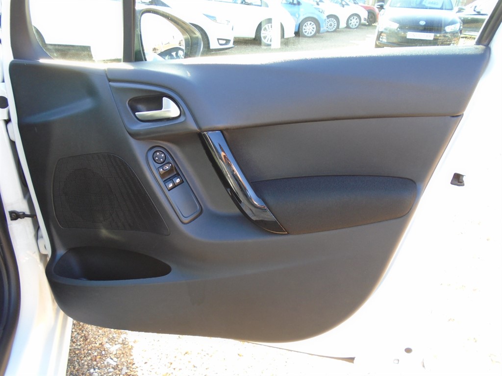 Used Citroen C3 2015 for sale - 76384678: Photo 13