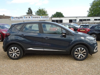 Used Renault Captur 2019 for sale - 76428394: Photo