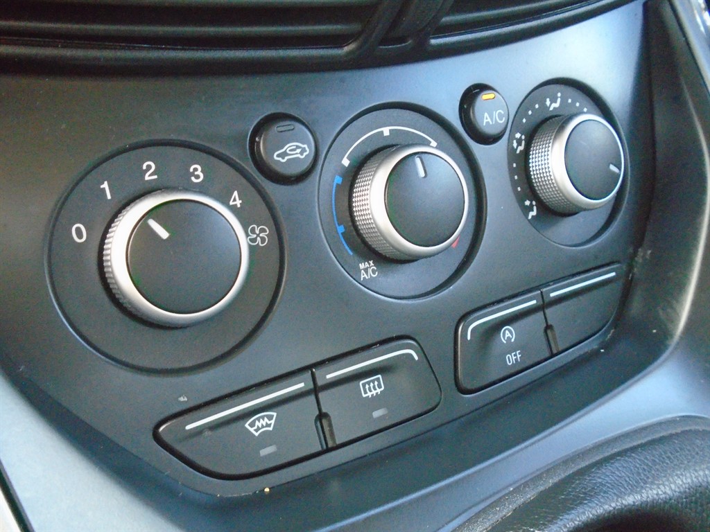 Used Ford Kuga 2015 for sale - 76438265: Photo 21