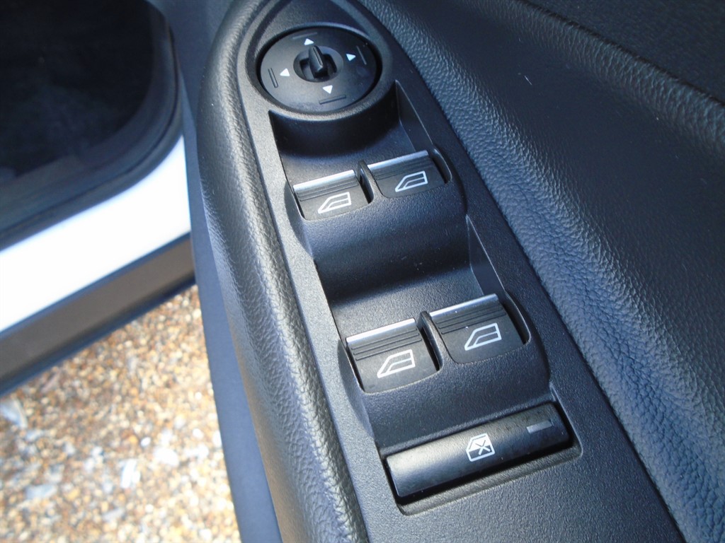 Used Ford Kuga 2015 for sale - 76438265: Photo 30