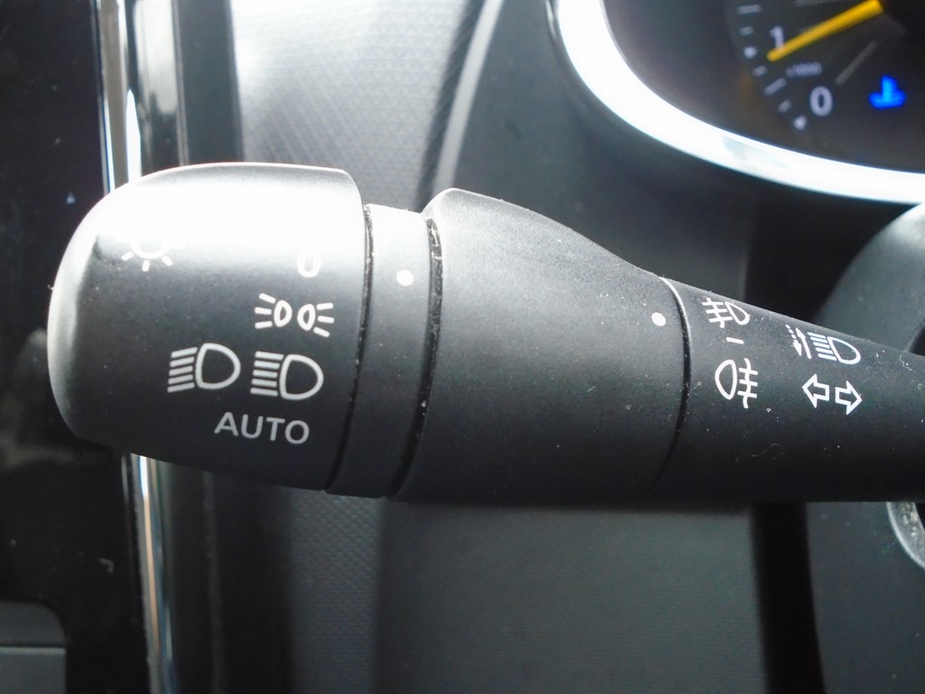 Used Renault Clio 2014 for sale - 75972658: Photo 24