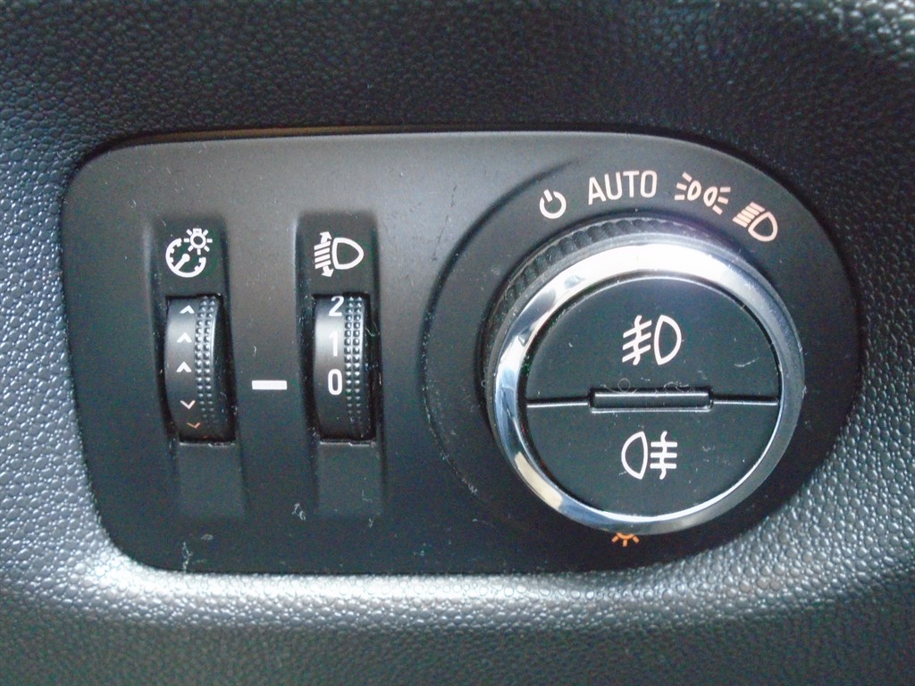 Used Vauxhall Corsa 2010 for sale - 76466636: Photo 26