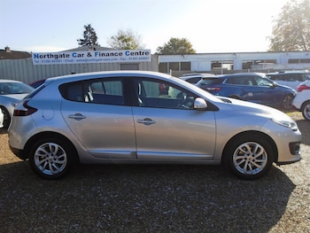 Used Renault Megane 2015 for sale - 76438240: Photo