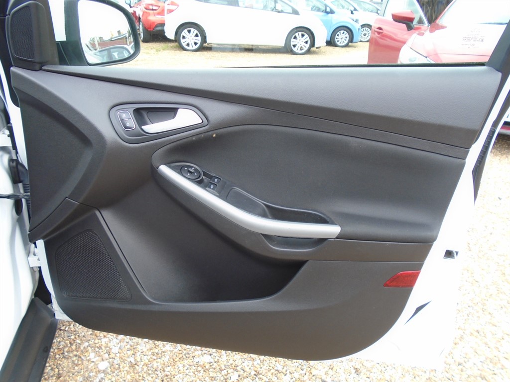 Used Ford Focus 2015 for sale - 76384710: Photo 13