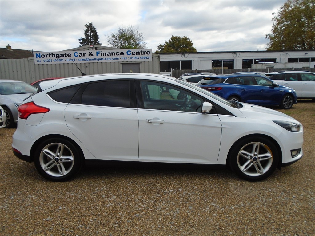 Used Ford Focus 2015 for sale - 76384710: Photo 2