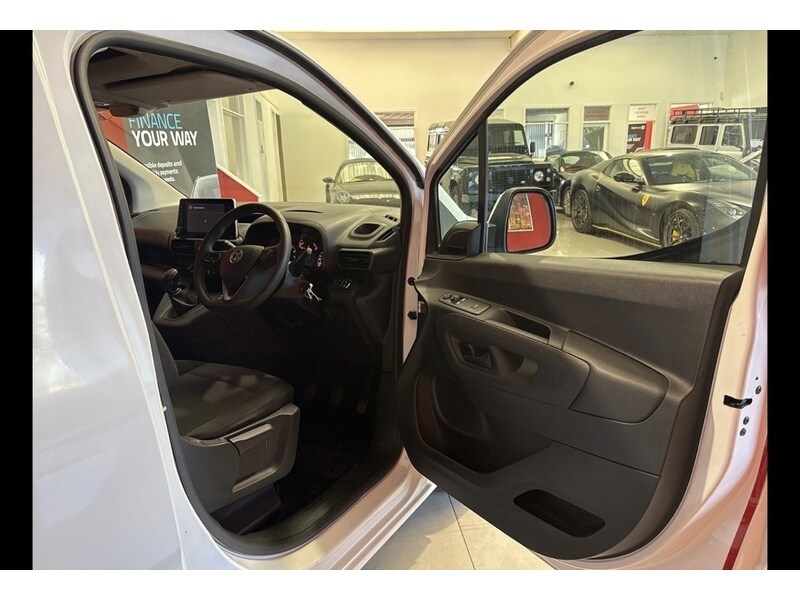 Used Vauxhall Combo 2023 for sale - 77765902: Photo 2