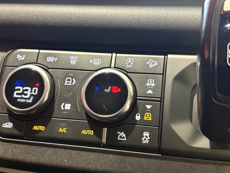 Used Land Rover Defender 2020 for sale - 76570692: Photo 17