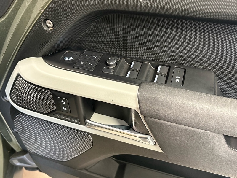 Used Land Rover Defender 2020 for sale - 76570692: Photo 7