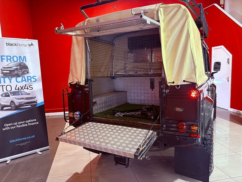 Used Land Rover Defender 2004 for sale - 77172794: Photo 11