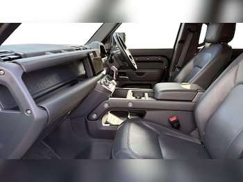 Used Land Rover Defender 2024 for sale - 78834473: Photo