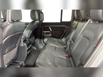 Used Land Rover Defender 2023 for sale - 79624747: Photo