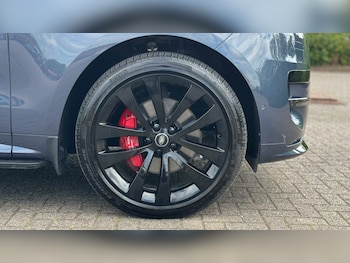 Used Land Rover Range Rover Sport 2025 for sale - 79415489: Photo