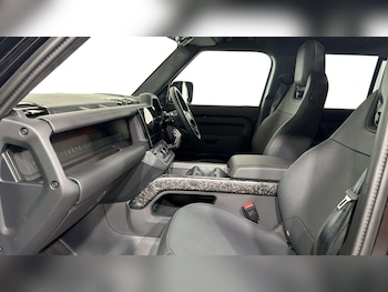 Used Land Rover Defender 2026 for sale - 79415276: Photo