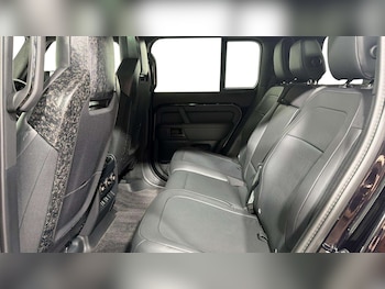 Used Land Rover Defender 2026 for sale - 79415276: Photo