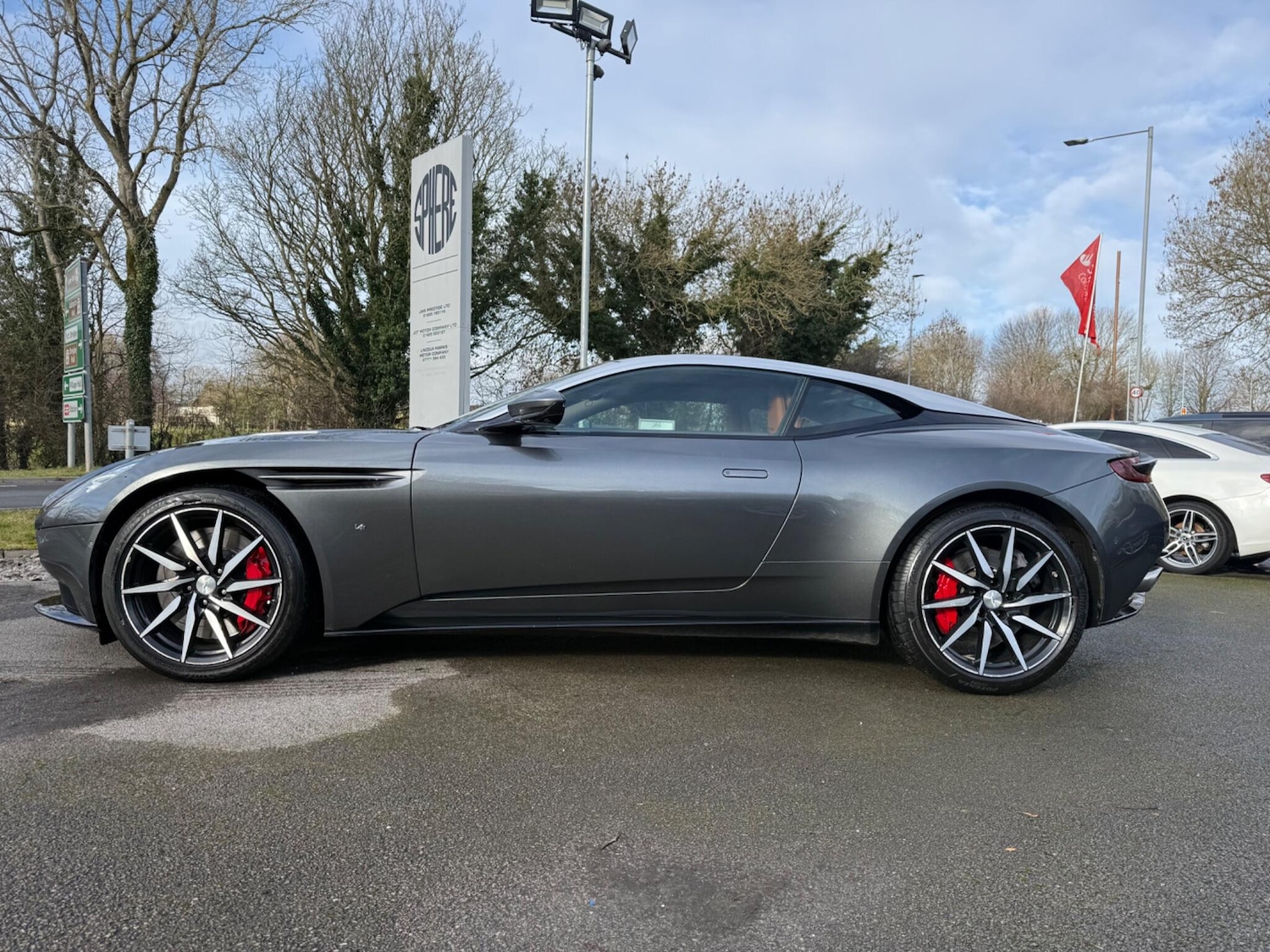 Used Aston Martin DB11 2017 for sale - 77396015: Photo 12