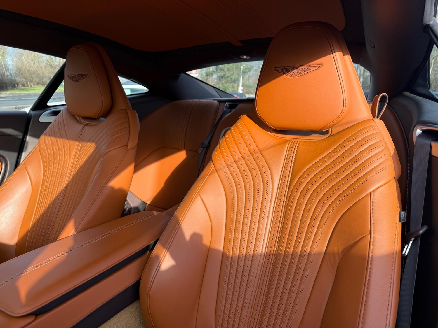 Used Aston Martin DB11 2017 for sale - 77396015: Photo 23