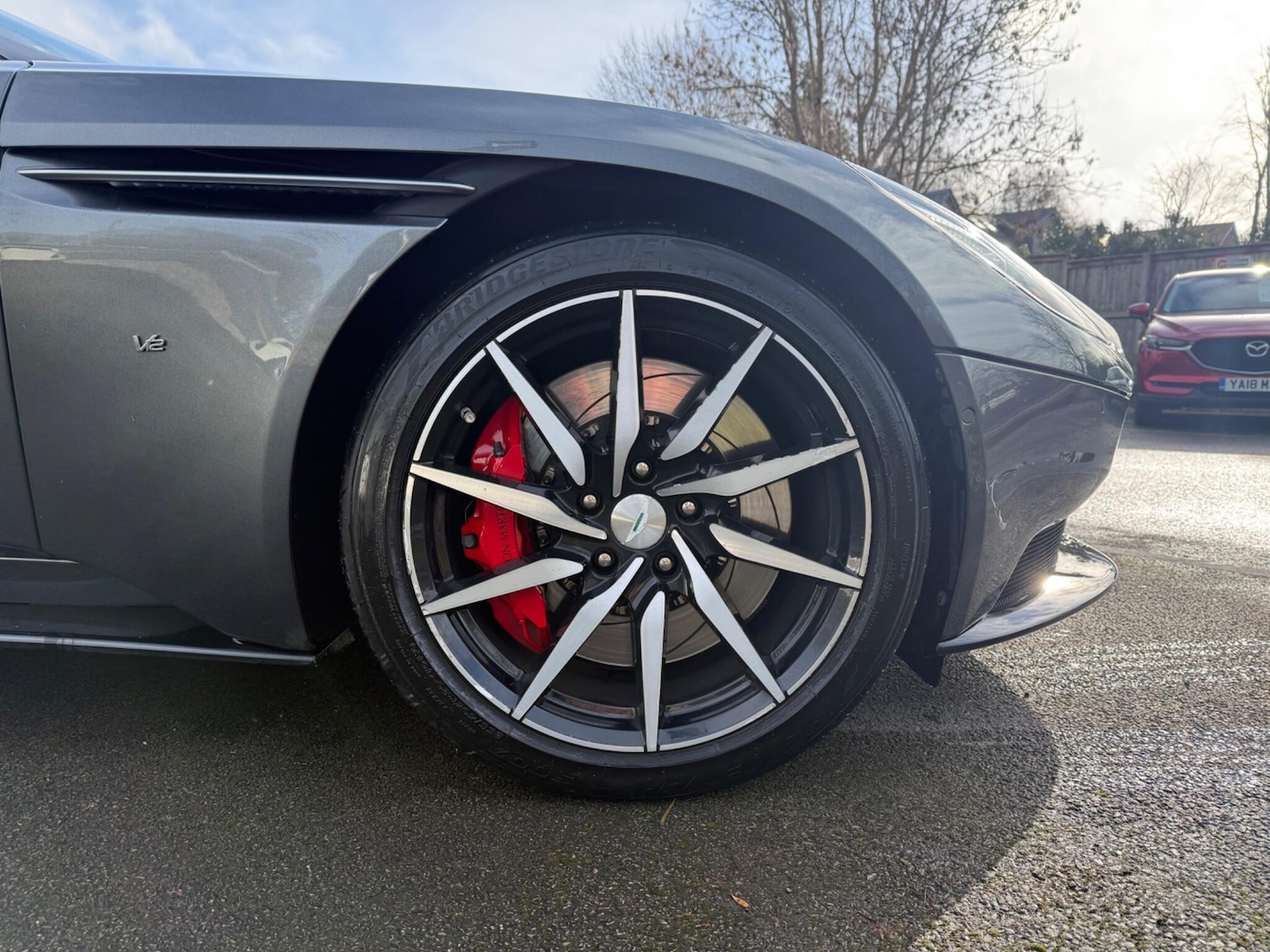 Used Aston Martin DB11 2017 for sale - 77396015: Photo 4