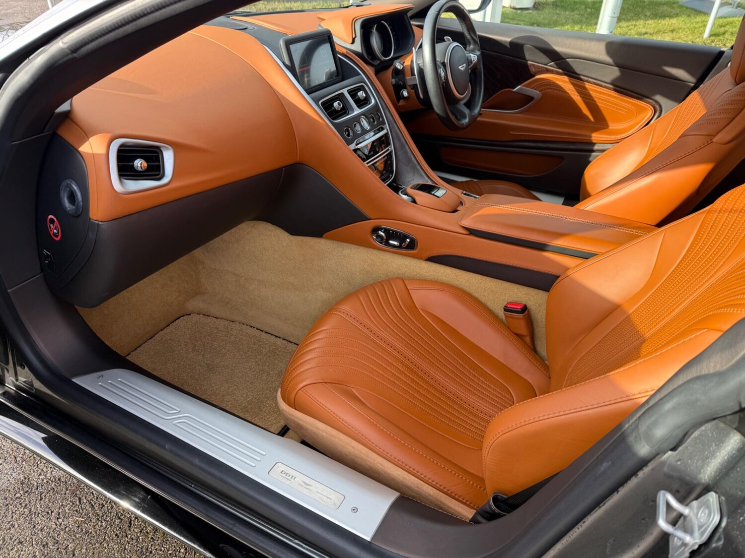 Used Aston Martin DB11 2017 for sale - 77396015: Photo 48