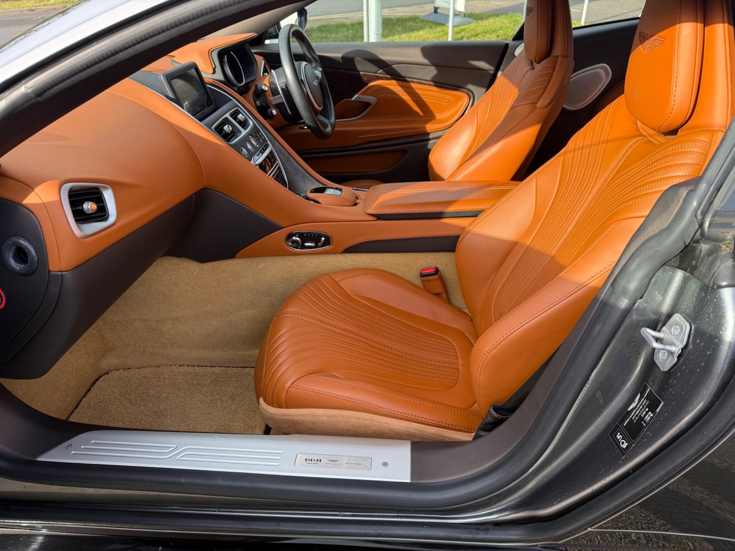 Used Aston Martin DB11 2017 for sale - 77396015: Photo 49