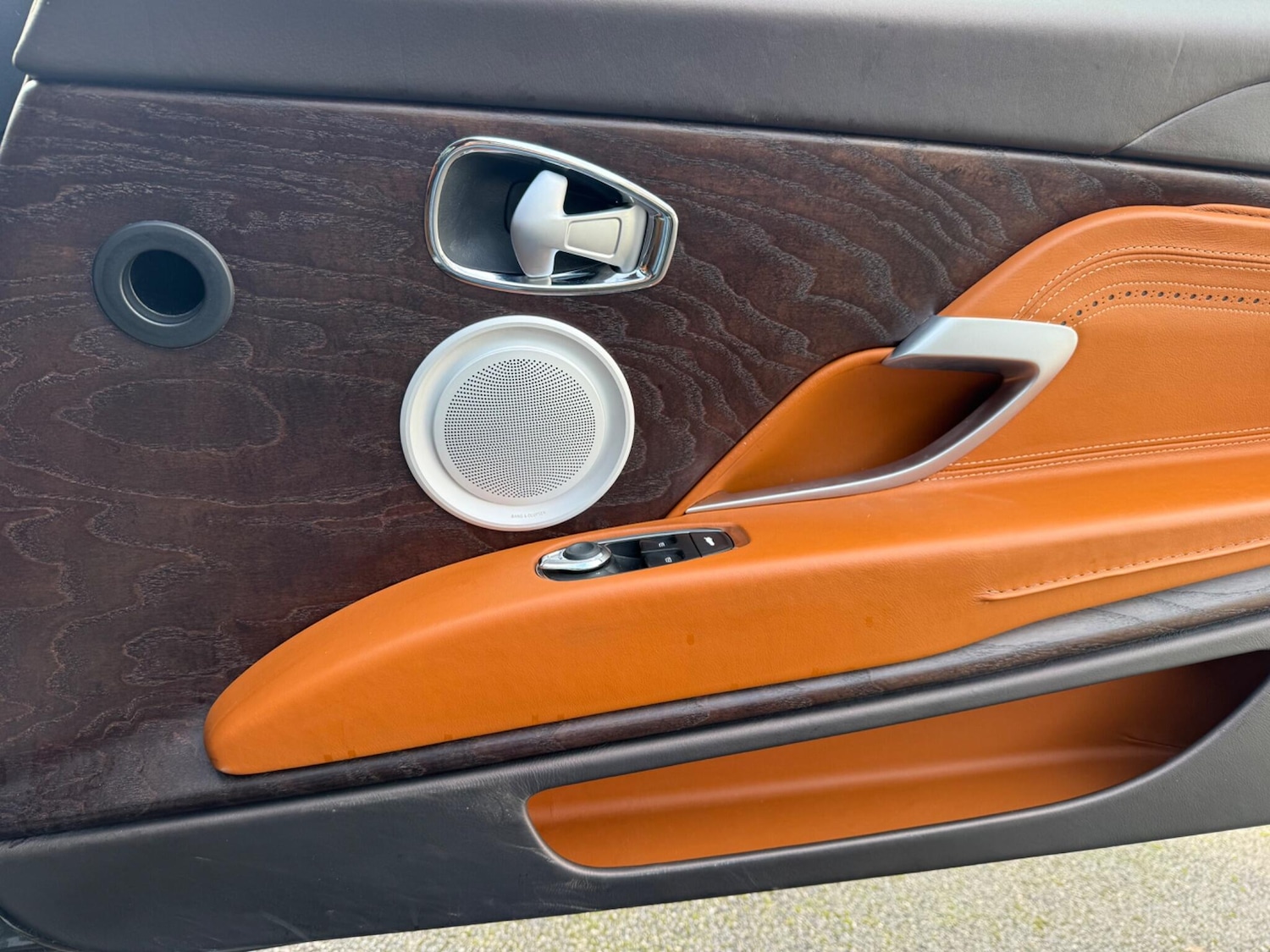 Used Aston Martin DB11 2017 for sale - 77396015: Photo 55