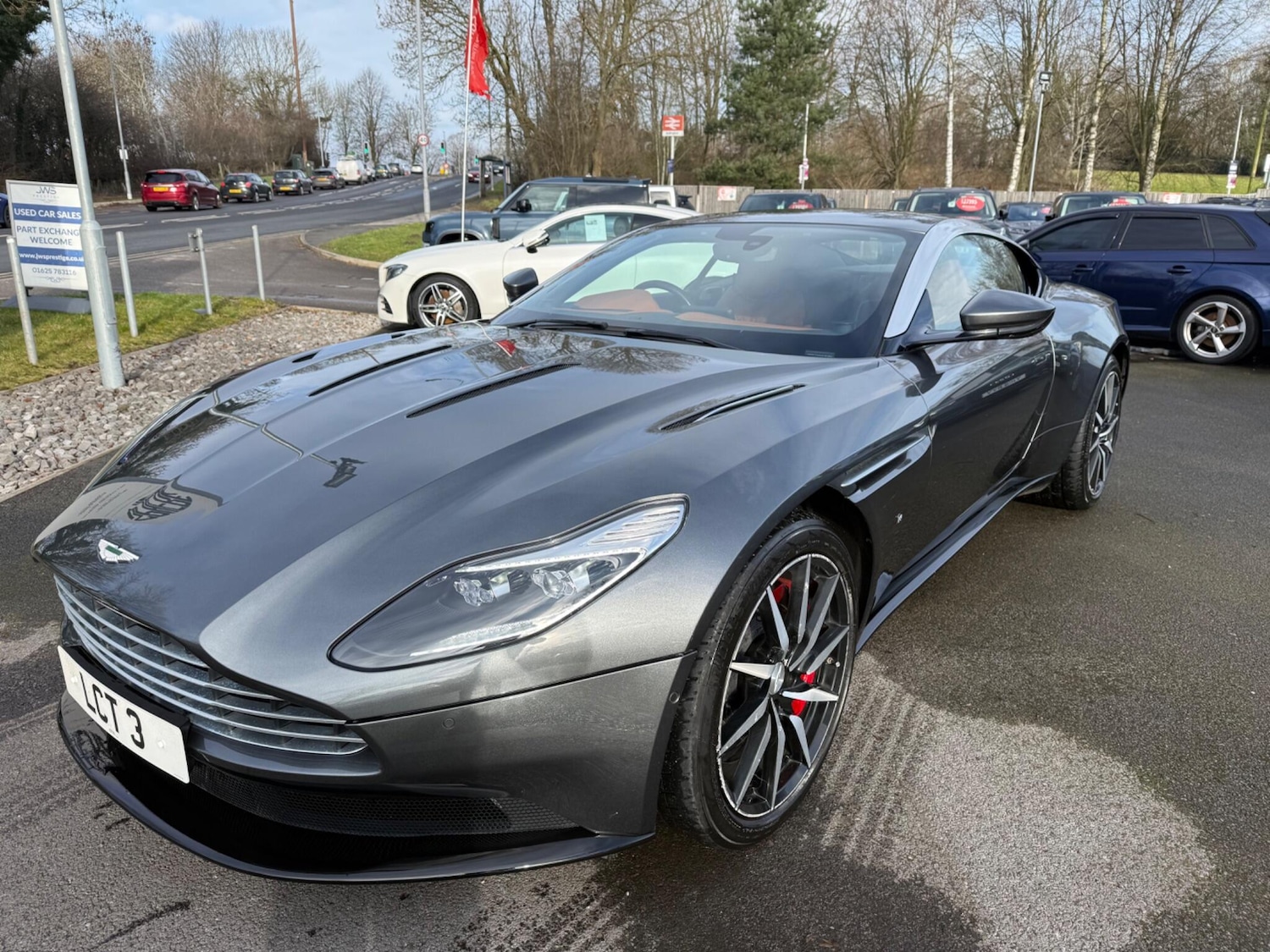 Used Aston Martin DB11 2017 for sale - 77396015: Photo 6