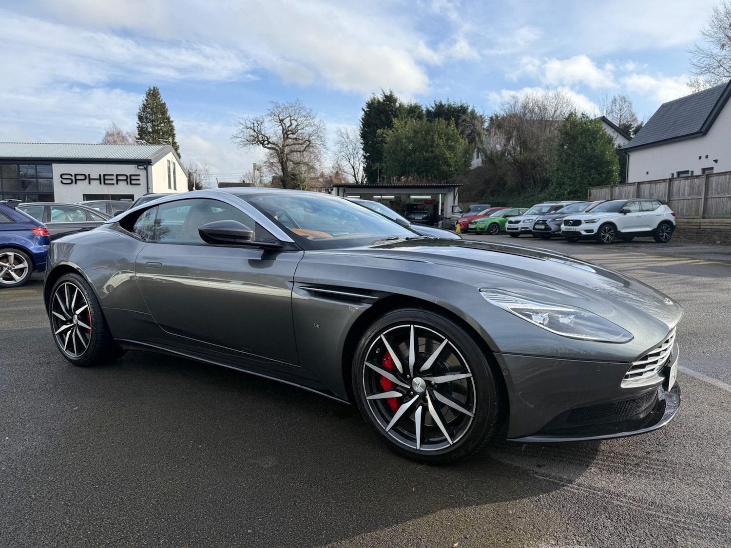 Used Aston Martin DB11 2017 for sale - 77396015: Photo 7