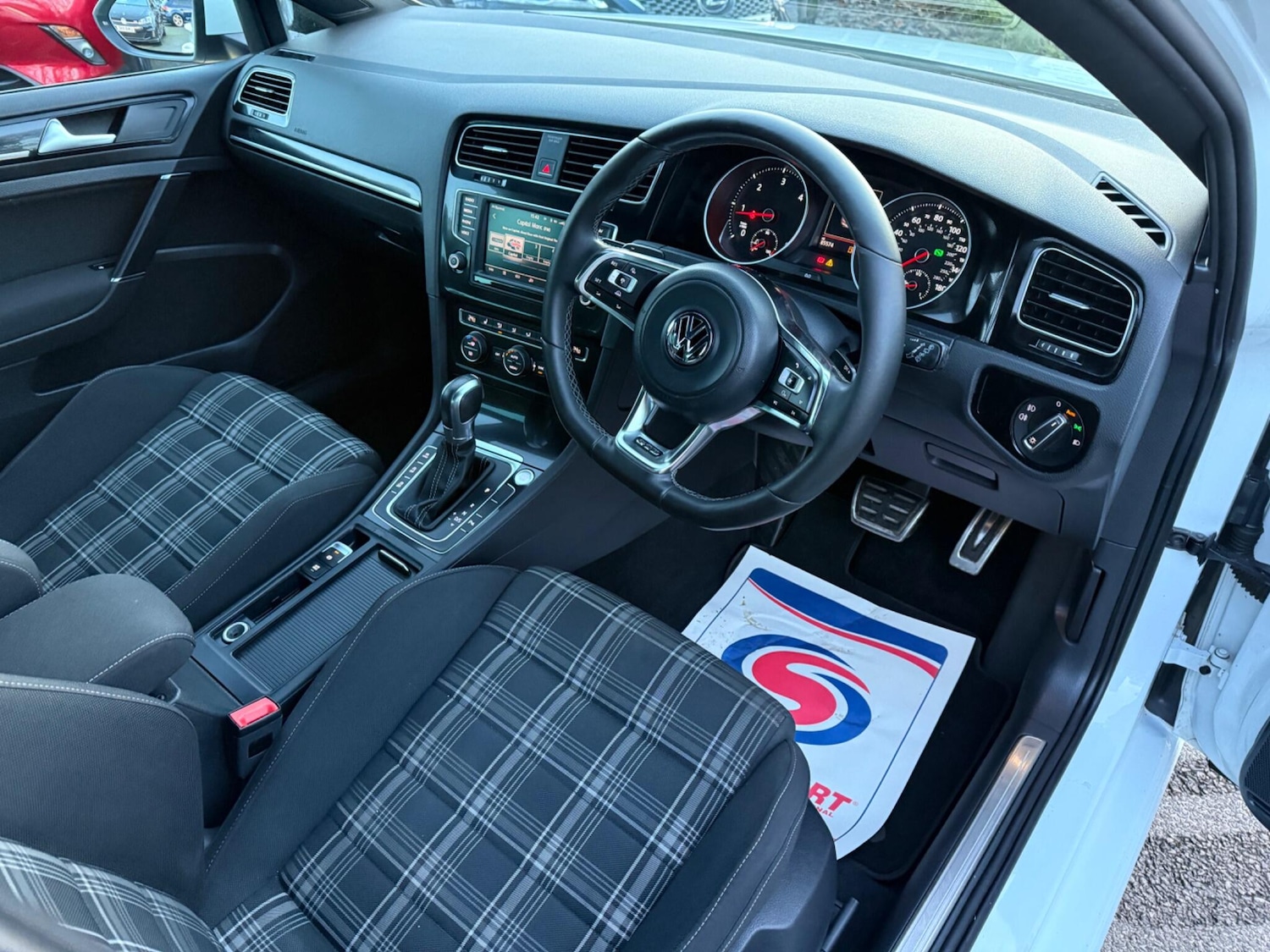 Used Volkswagen Golf 2016 for sale - 77285947: Photo 2